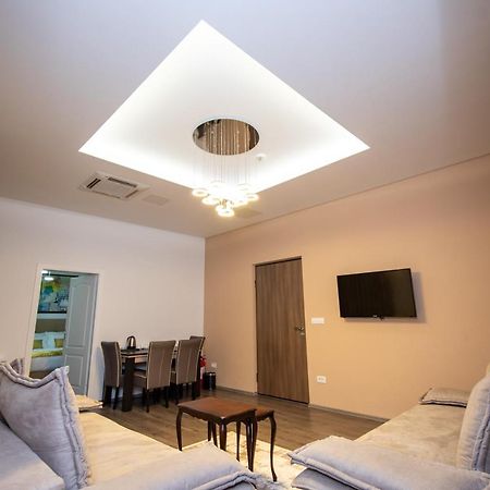 Megapolis Main Street Suites ซาราเยโว ภายนอก รูปภาพ