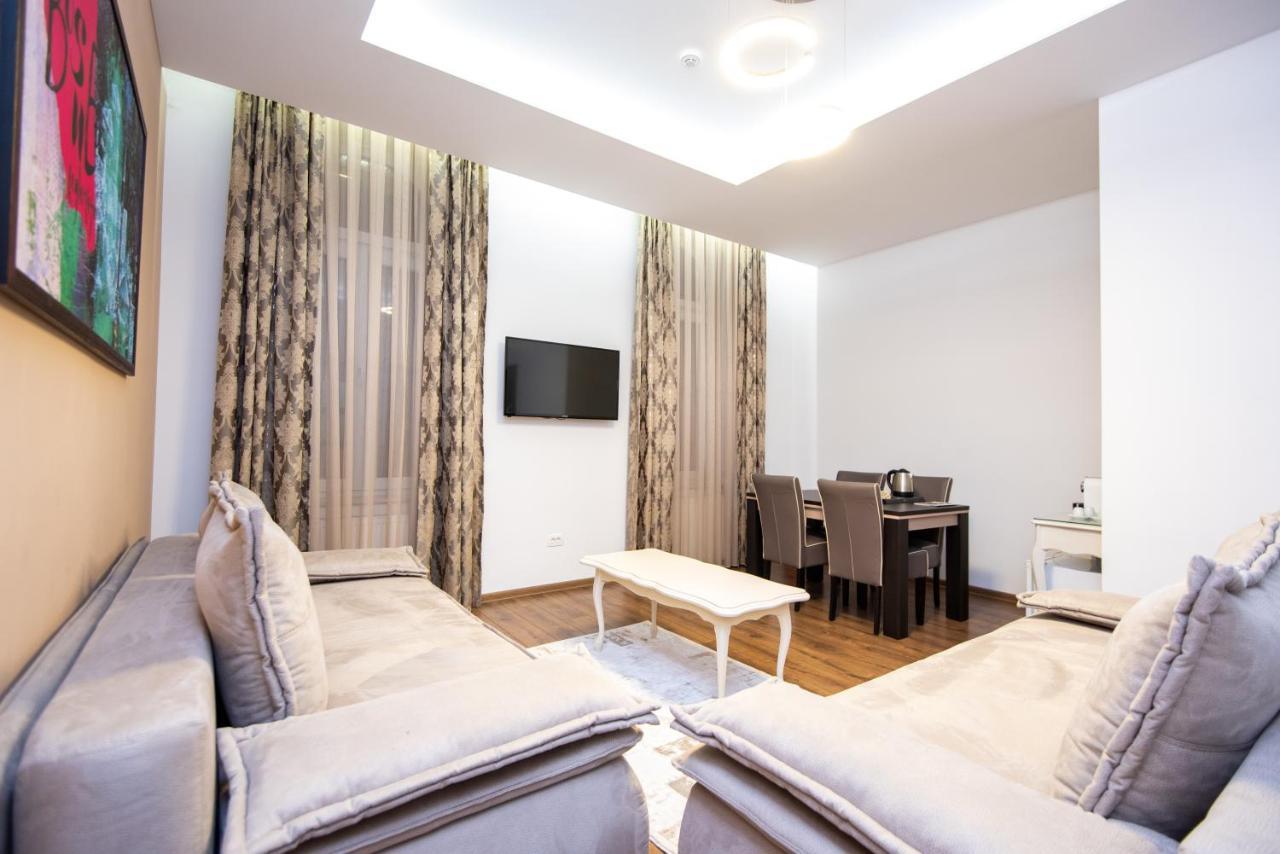 Megapolis Main Street Suites ซาราเยโว ภายนอก รูปภาพ