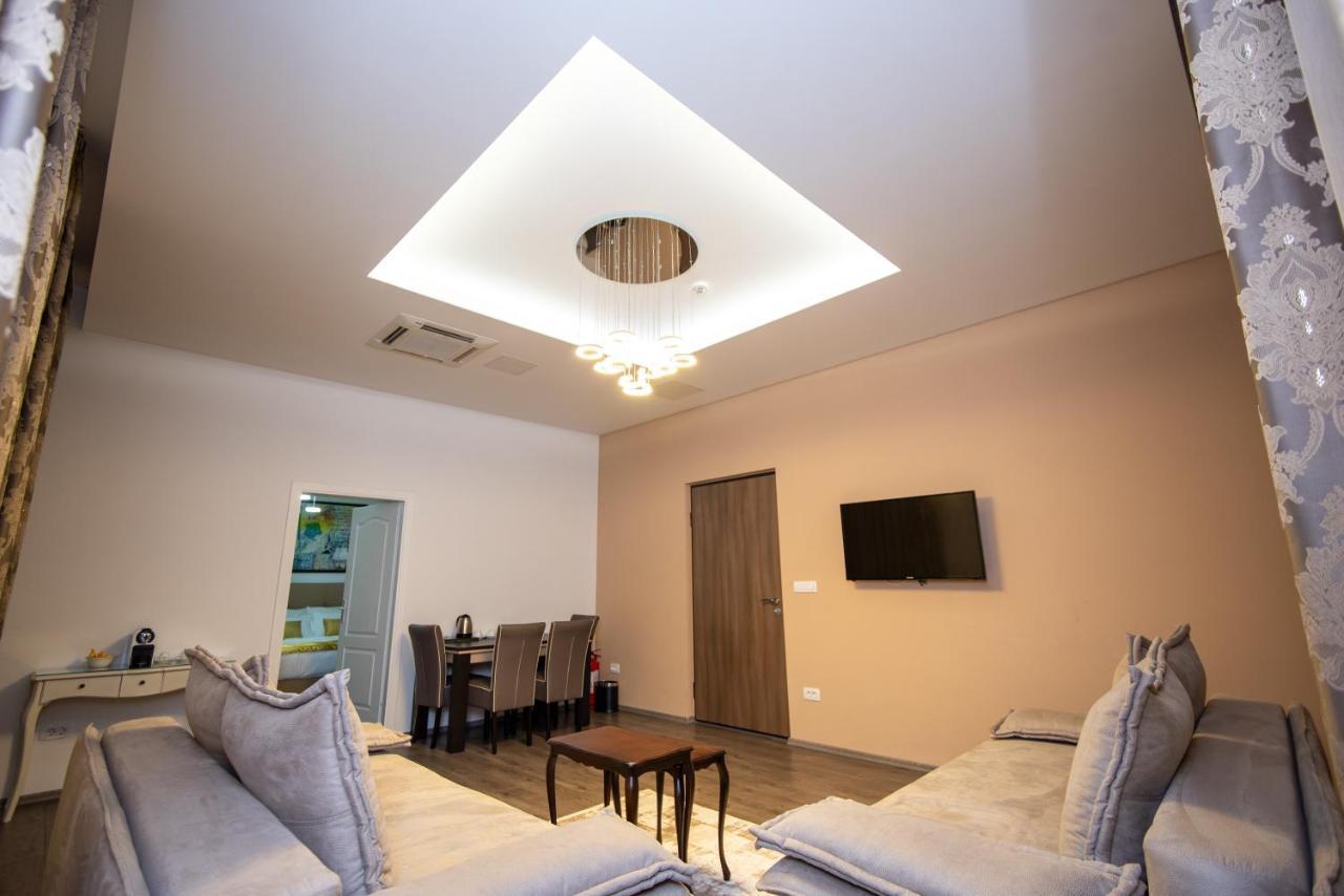 Megapolis Main Street Suites ซาราเยโว ภายนอก รูปภาพ